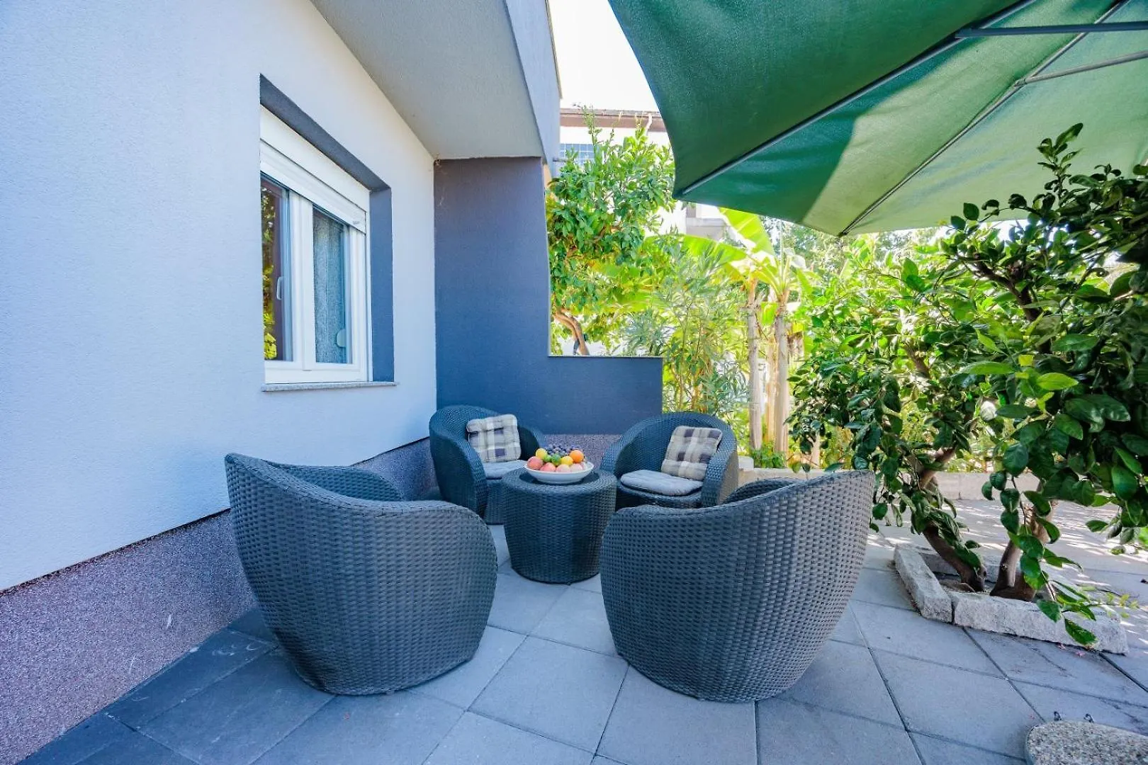 Apartment Crowonder Lucky Holiday House With Pool And Patio 30 Meters From The Beach Zadar