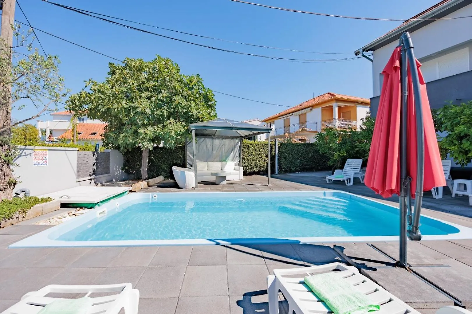 Crowonder Lucky Holiday House With Pool And Patio 30 Meters From The Beach Zadar Croatia