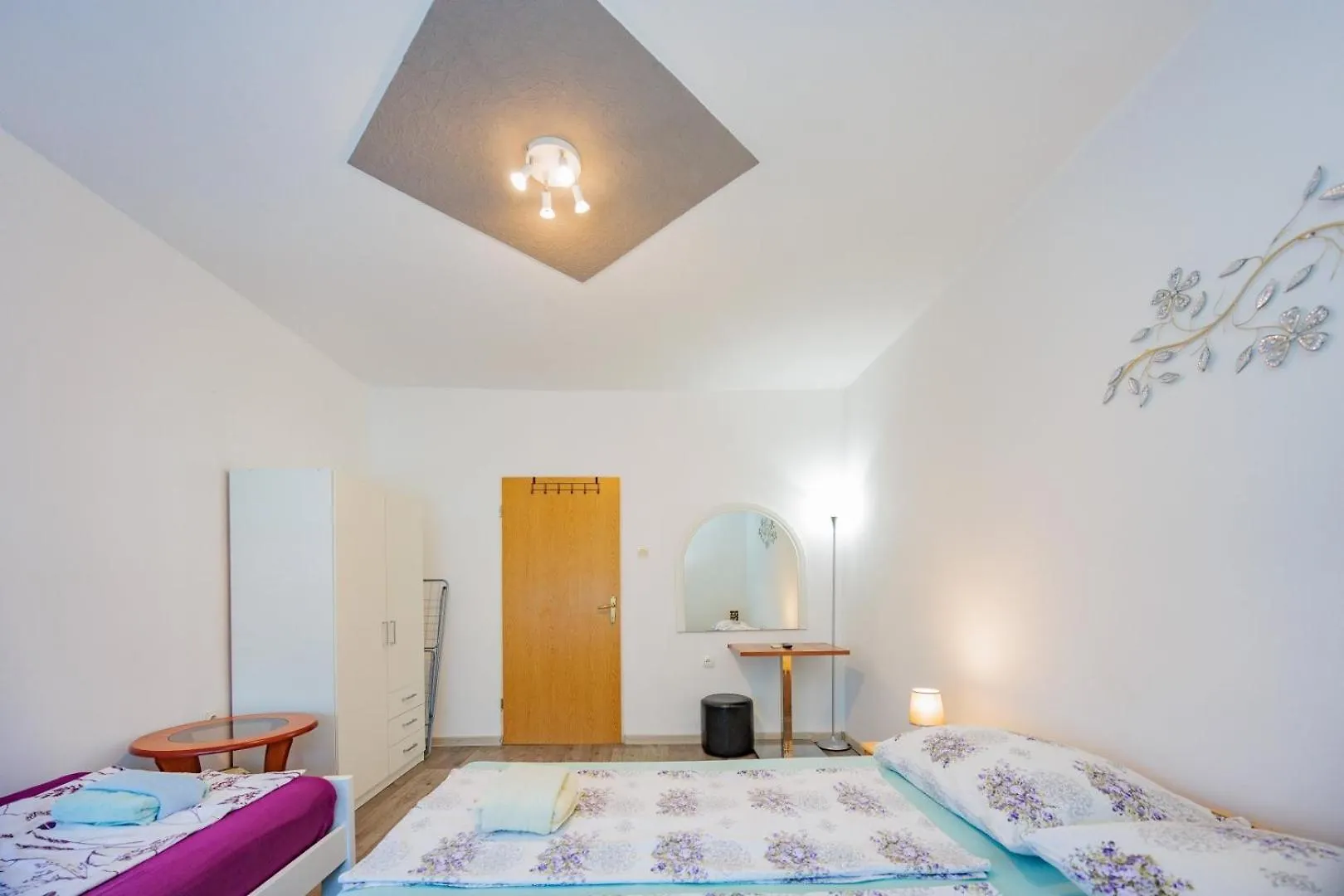 Crowonder Lucky Holiday House With Pool And Patio 30 Meters From The Beach Zadar 0*,