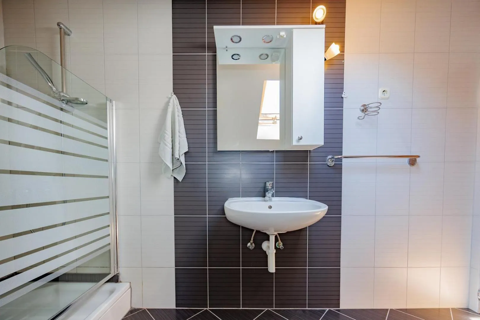 Crowonder Lucky Holiday House With Pool And Patio 30 Meters From The Beach Zadar Apartment