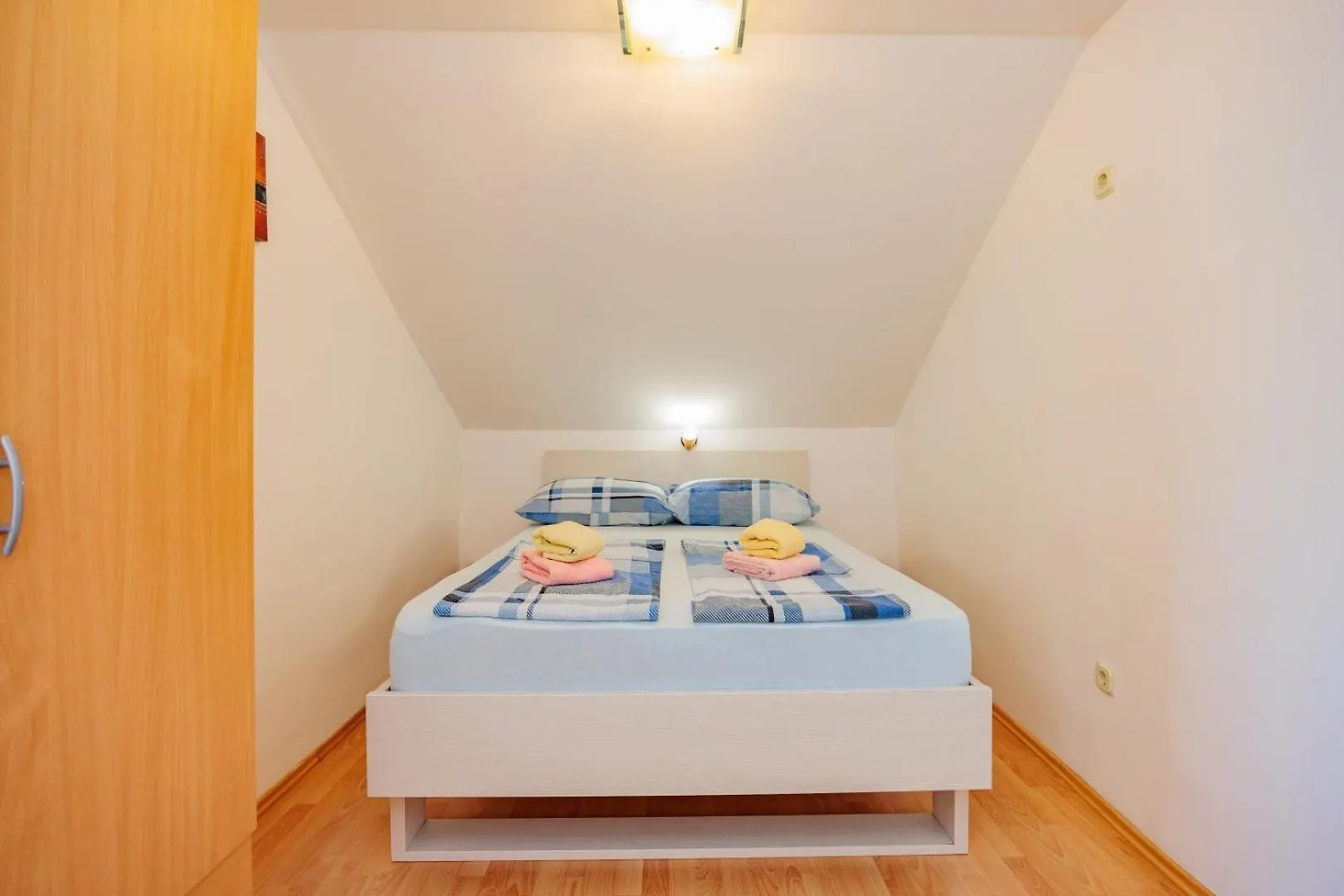Crowonder Lucky Holiday House With Pool And Patio 30 Meters From The Beach Zadar Apartment
