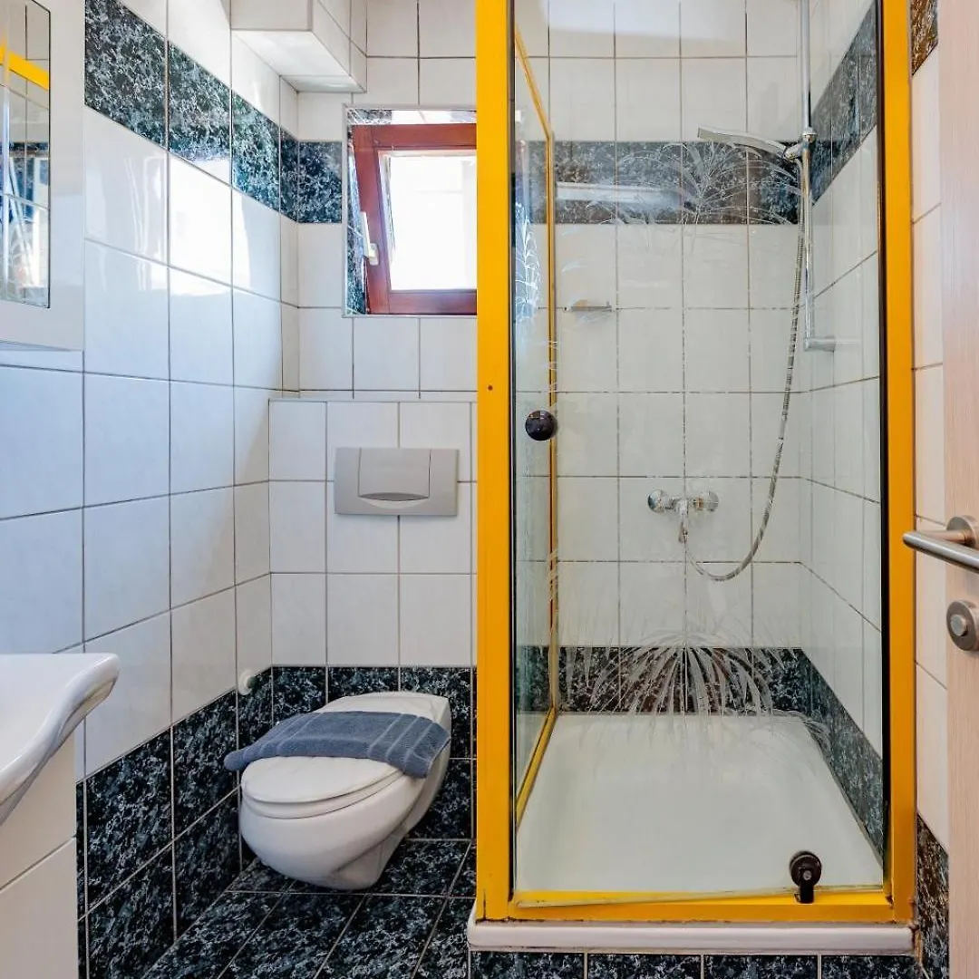 Crowonder Lucky Holiday House With Pool And Patio 30 Meters From The Beach Zadar Apartment