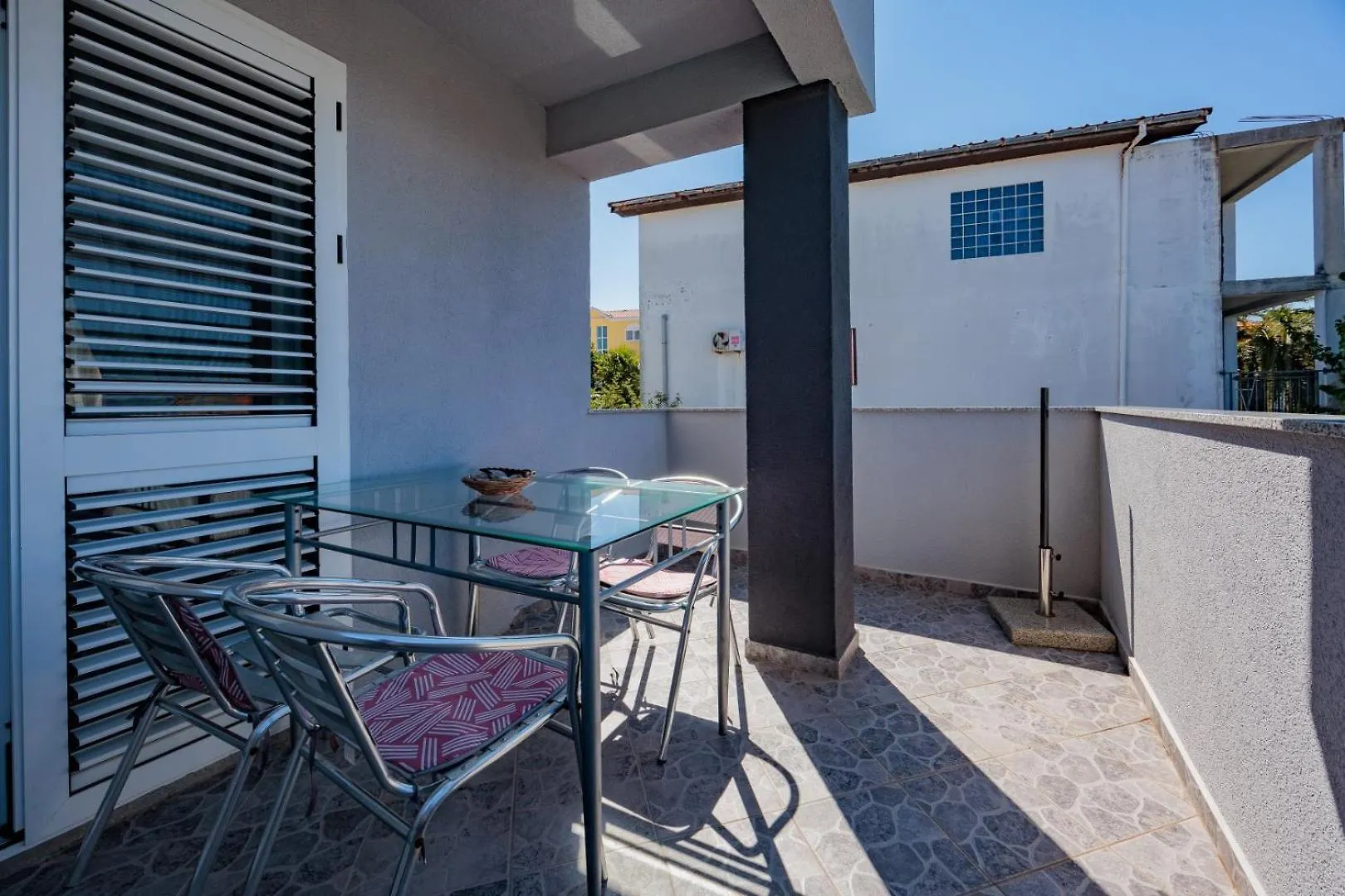 Crowonder Lucky Holiday House With Pool And Patio 30 Meters From The Beach 자다르 아파트