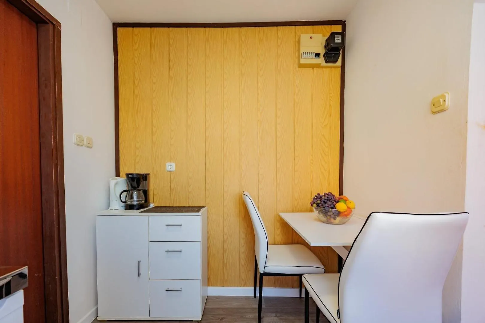 Crowonder Lucky Holiday House With Pool And Patio 30 Meters From The Beach 자다르 0*,  크로아티아