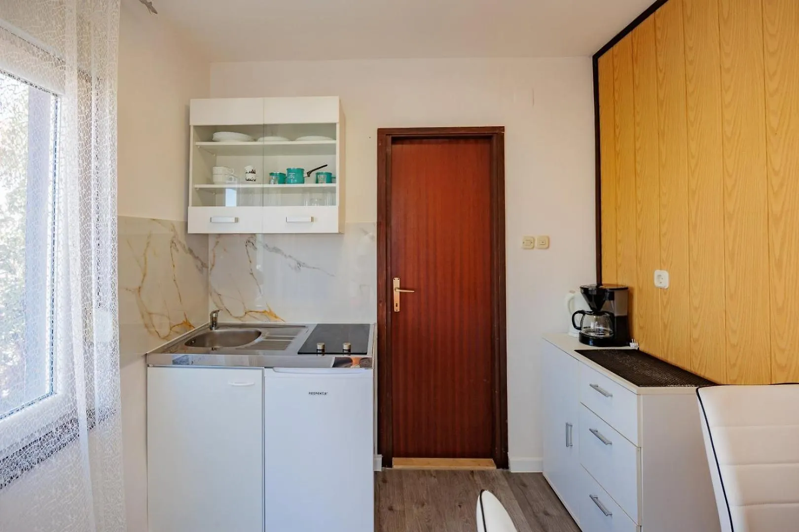 Crowonder Lucky Holiday House With Pool And Patio 30 Meters From The Beach Zadar Croatia