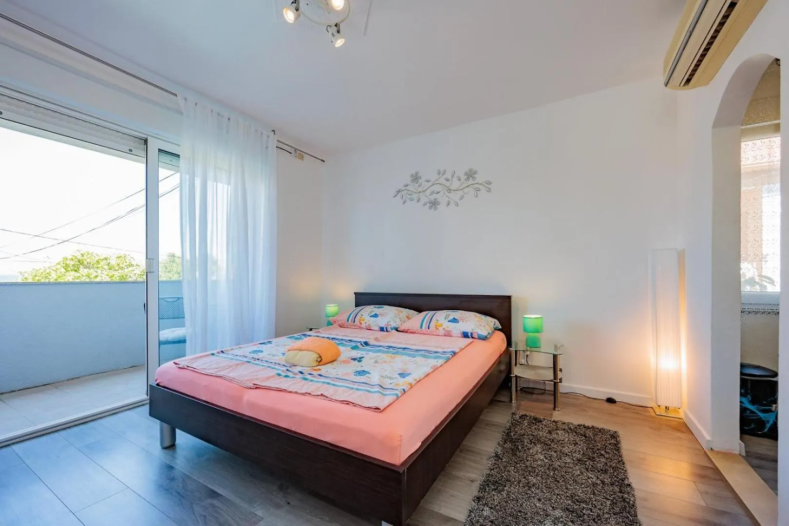 Crowonder Lucky Holiday House With Pool And Patio 30 Meters From The Beach 자다르