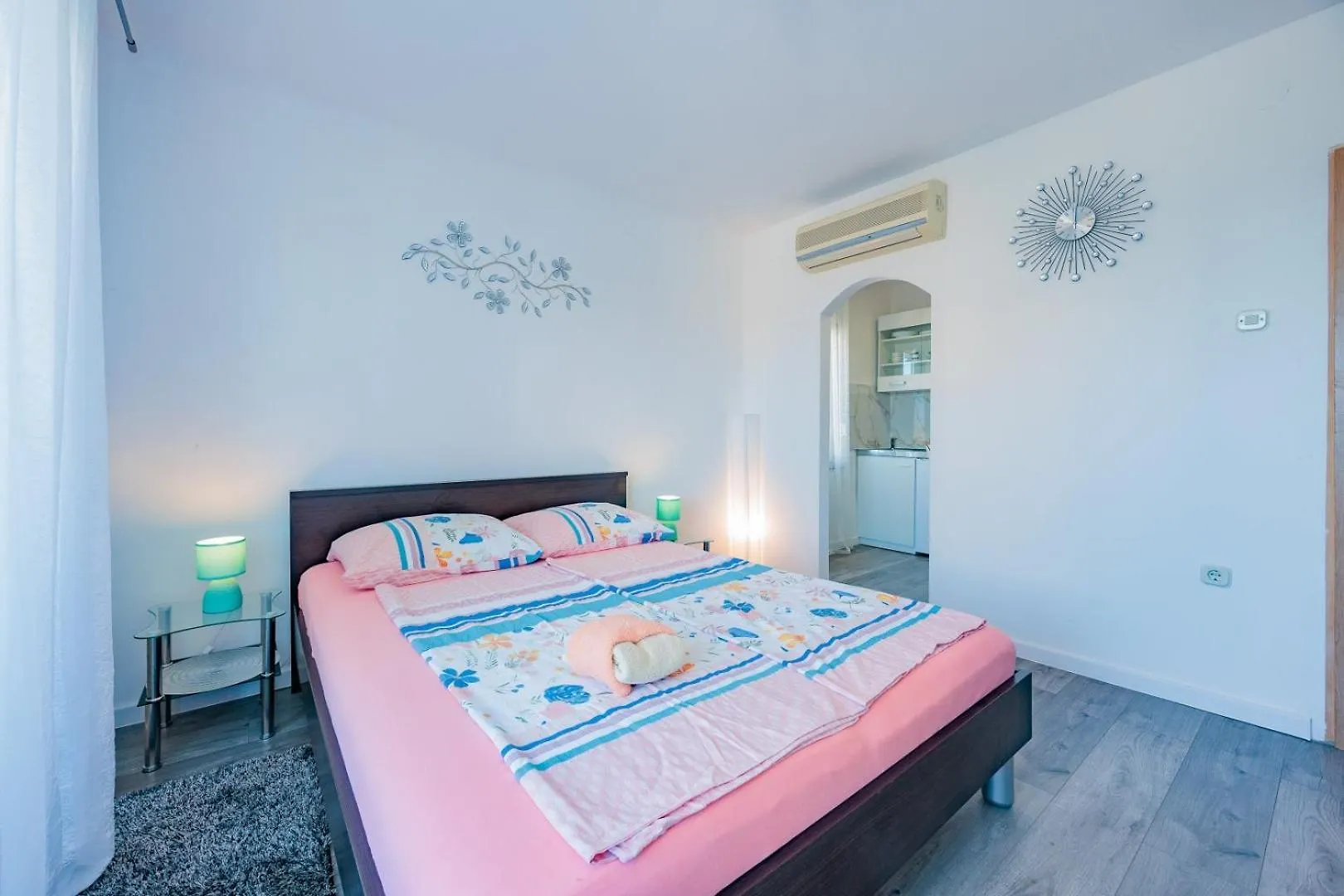 Apartment Crowonder Lucky Holiday House With Pool And Patio 30 Meters From The Beach Zadar