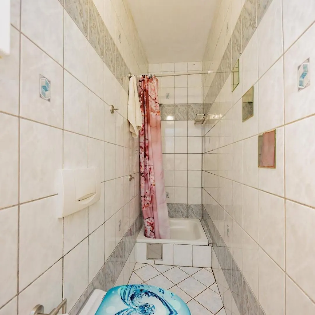 Crowonder Lucky Holiday House With Pool And Patio 30 Meters From The Beach Zadar