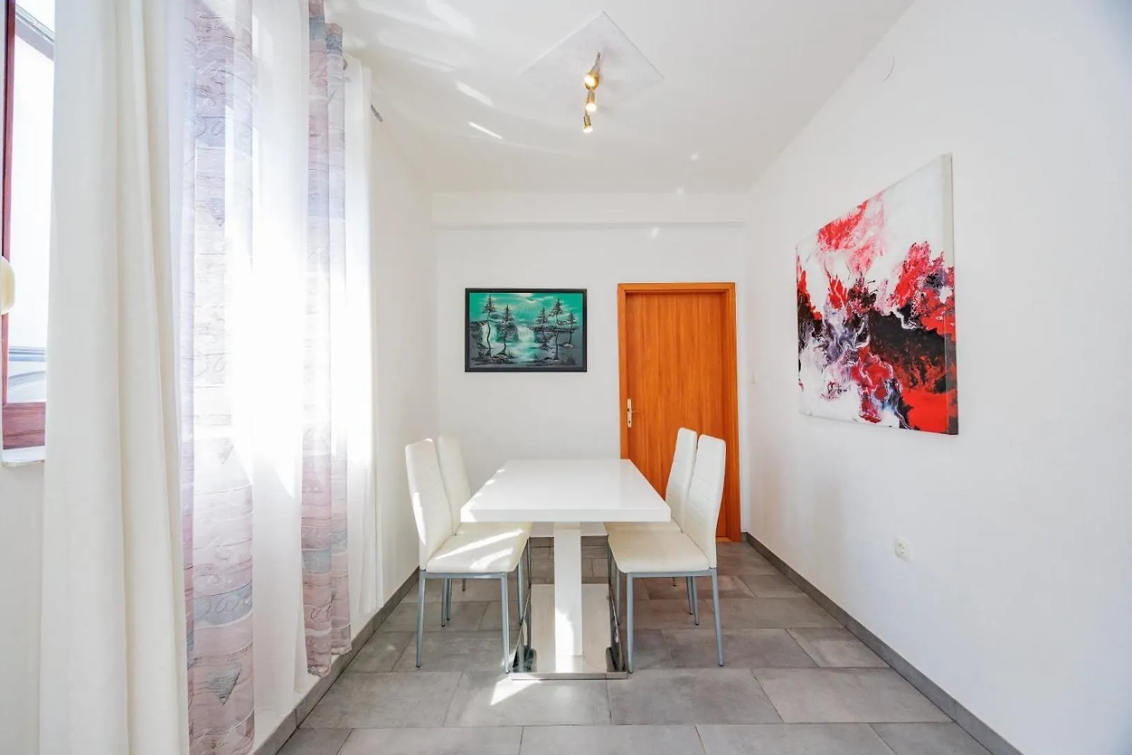 Crowonder Lucky Holiday House With Pool And Patio 30 Meters From The Beach Zadar