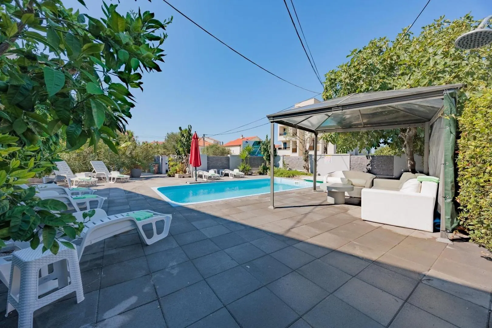 Crowonder Lucky Holiday House With Pool And Patio 30 Meters From The Beach 자다르 크로아티아